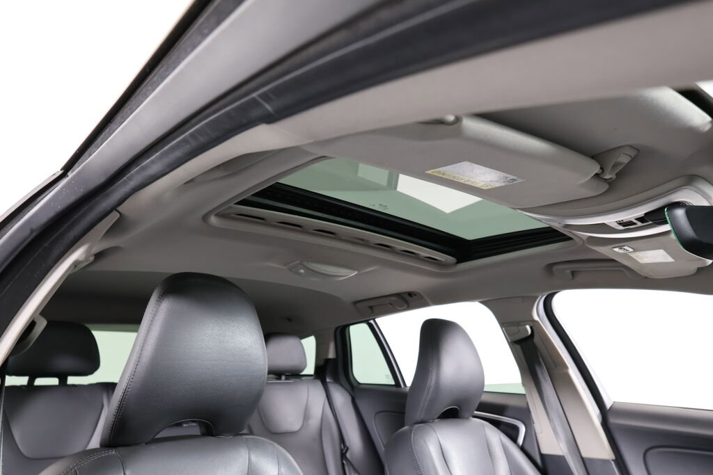 Used 2015 Volvo V60 T5 Premier image 40