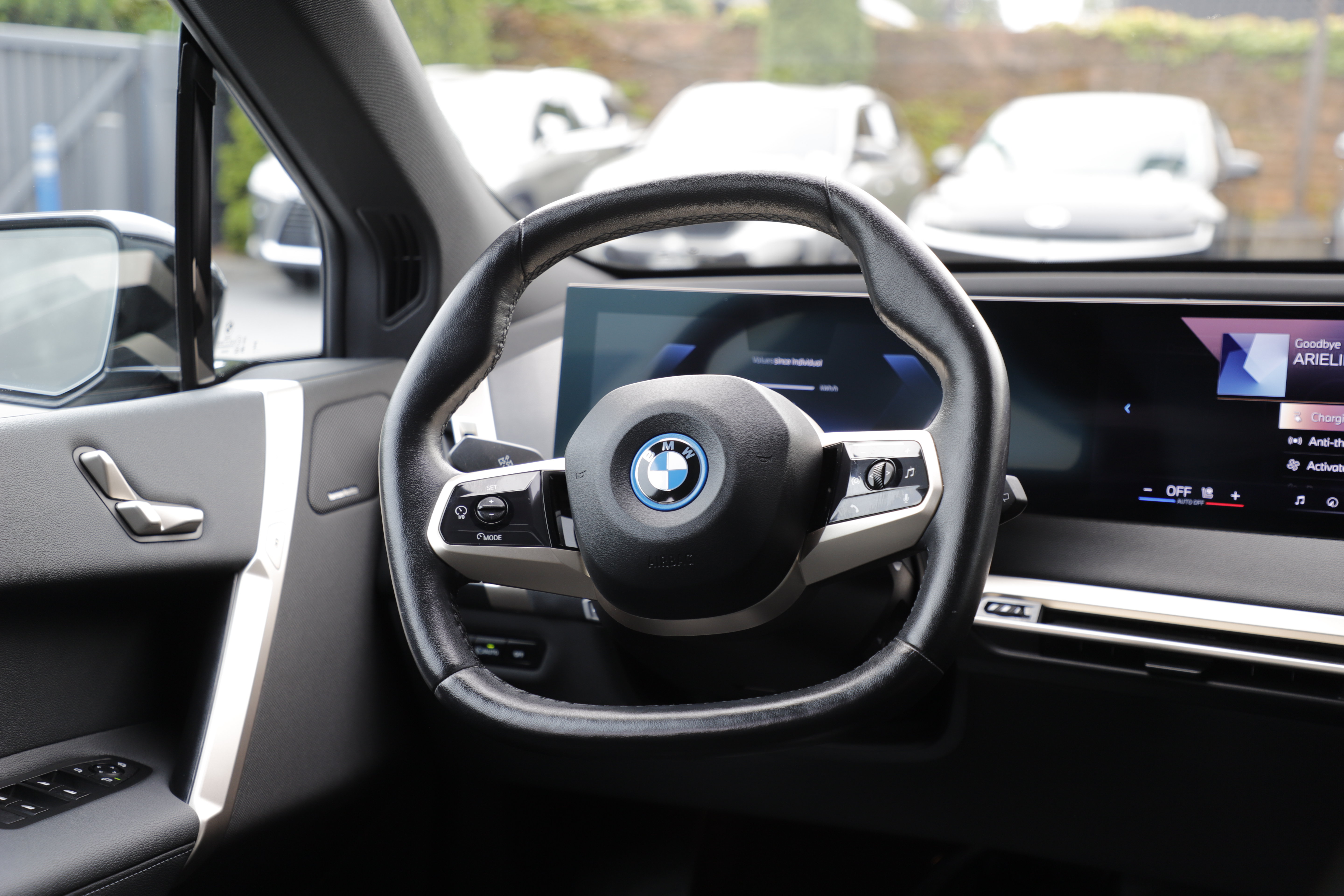 Used 2025 BMW iX xDrive50 w/ Sport Package AWD/4WD image 18