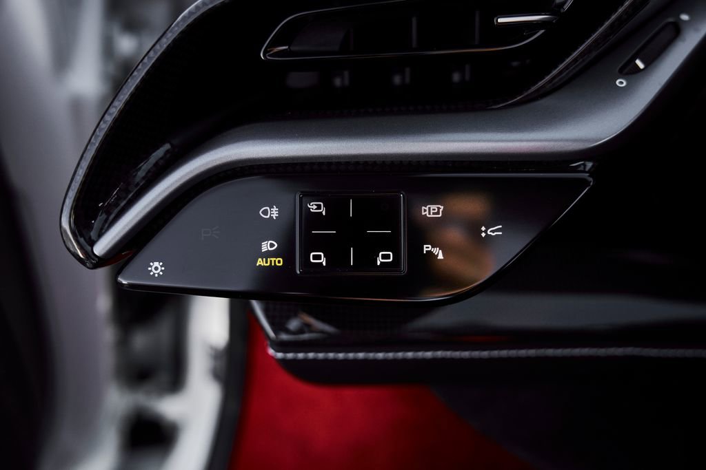 Used 2025 Ferrari SF90 Spider AWD/4WD image 50