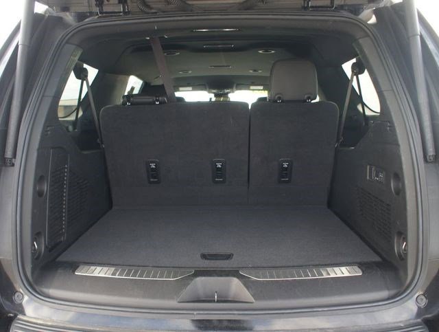 Used 2024 Chevrolet Suburban Premier RWD image 18