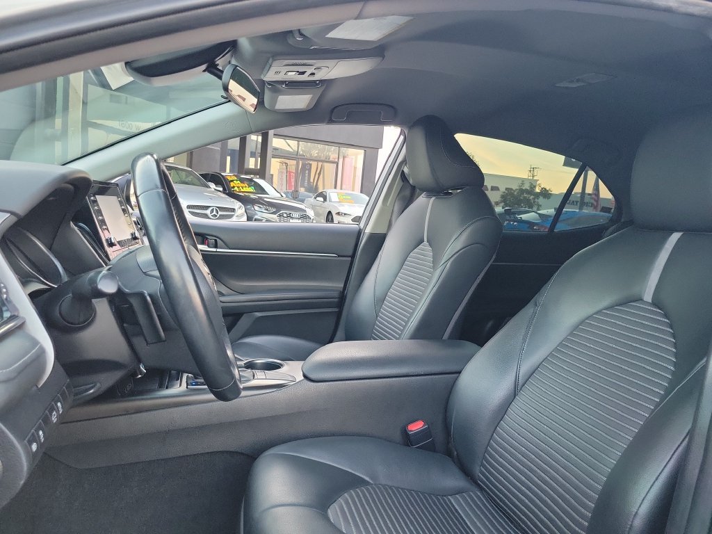 Used 2022 Toyota Camry SE w/ Carpet Mat Package (TMS) FWD image 16