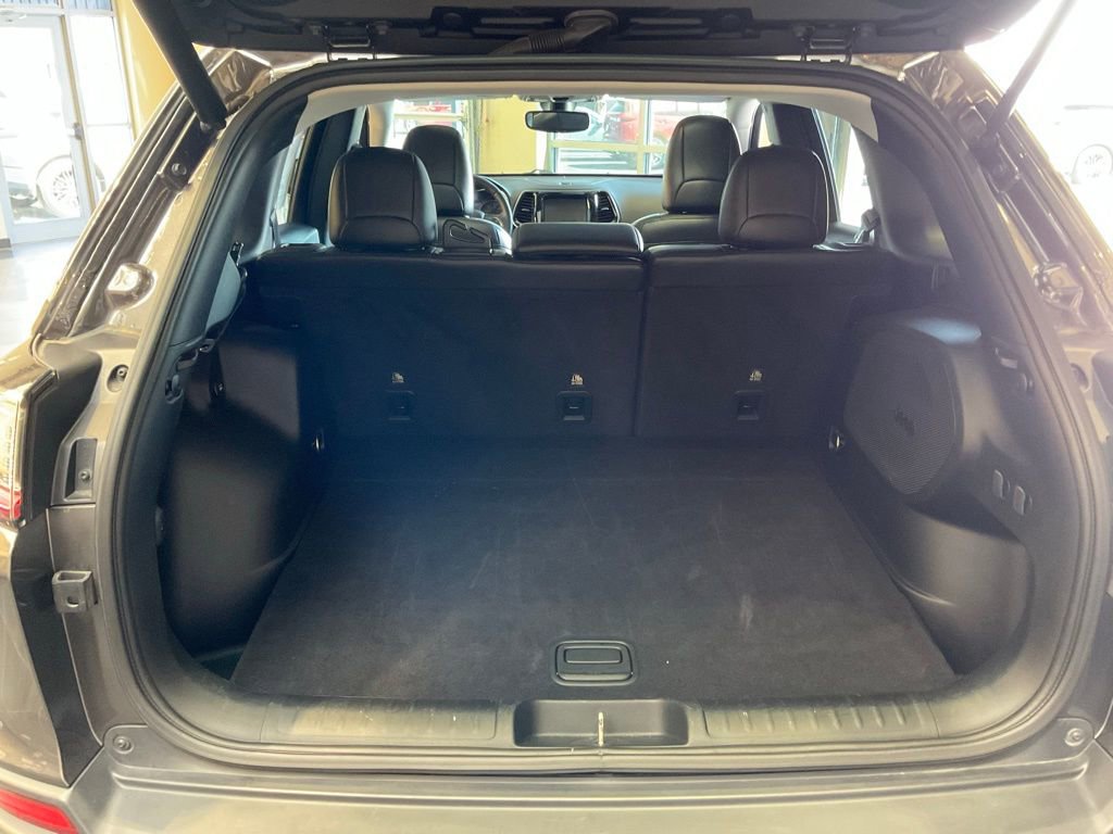 Used 2019 Jeep Cherokee Limited image 24