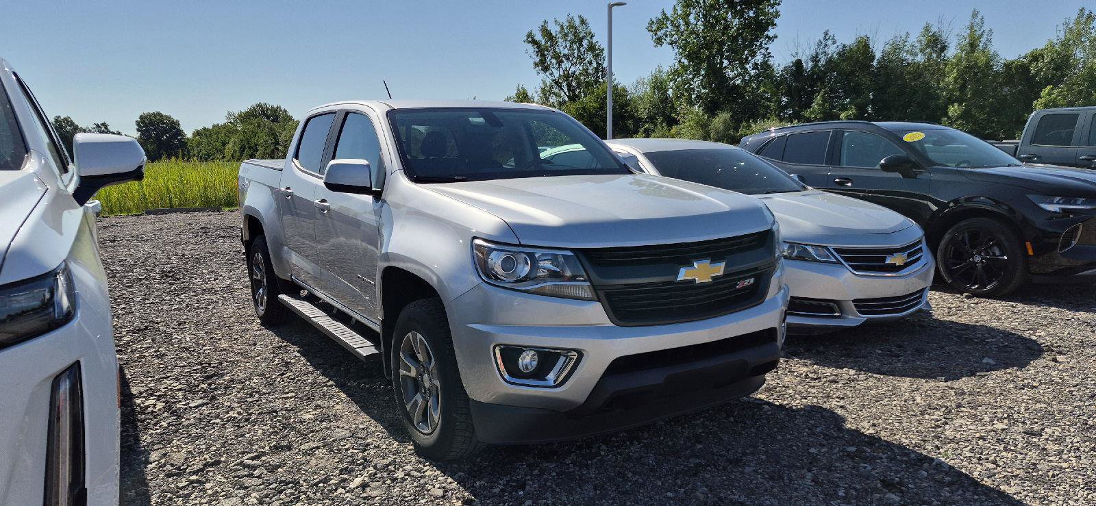 Used 2015 Chevrolet Colorado Z71 AWD/4WD image 2