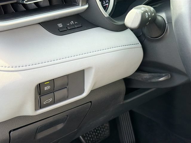 Used 2021 Toyota Highlander XLE AWD/4WD image 10
