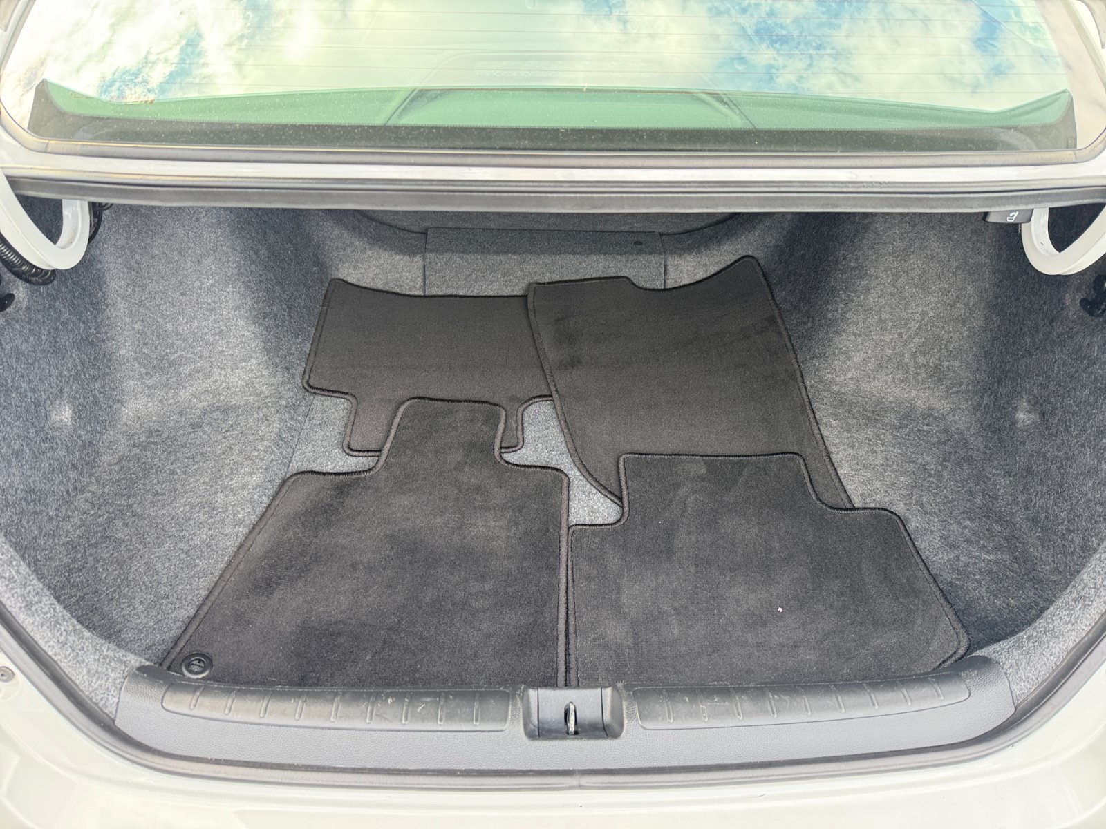 Used 2018 Honda Accord LX image 17