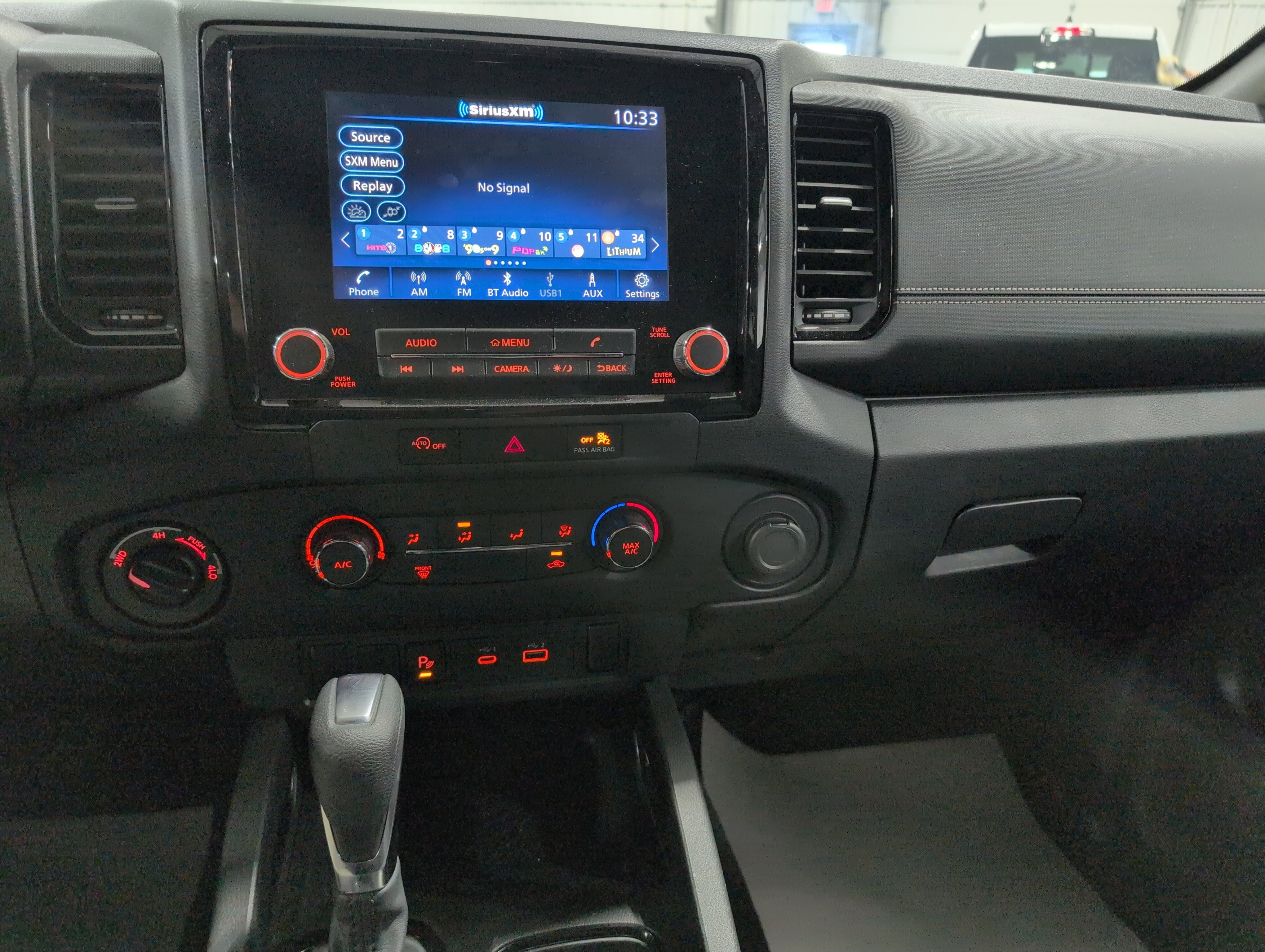 Used 2023 Nissan Frontier SV w/ Midnight Edition Package image 17