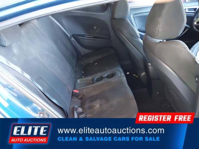 Used 2017 Hyundai Veloster Value Edition FWD image 15