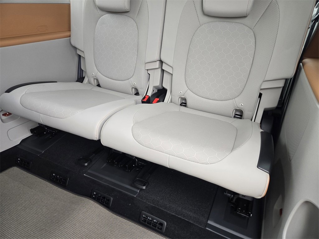 New 2025 Volkswagen ID. Buzz Pro S Plus image 23