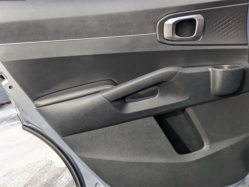 Used 2024 Kia Sorento S image 29