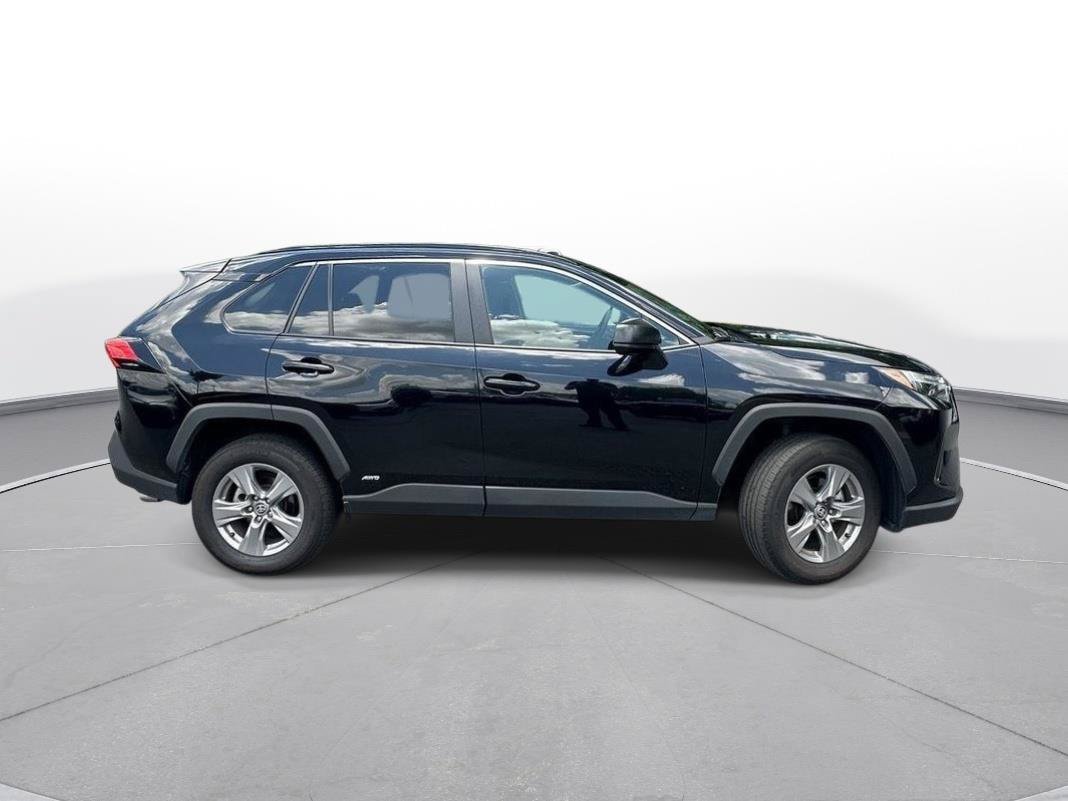 Used 2025 Toyota RAV4 LE AWD/4WD image 5