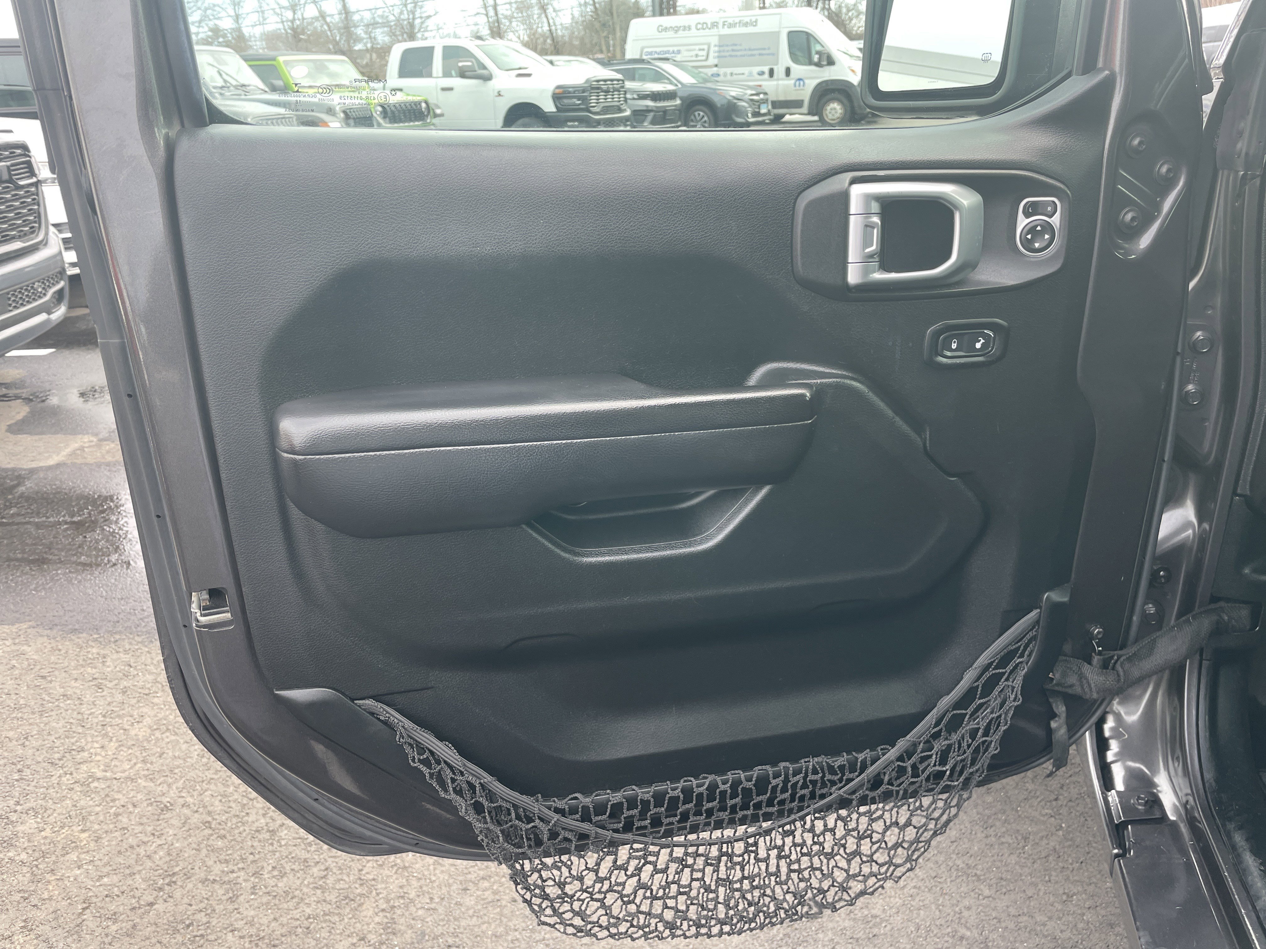 Used 2018 Jeep Wrangler Unlimited Sport S image 34