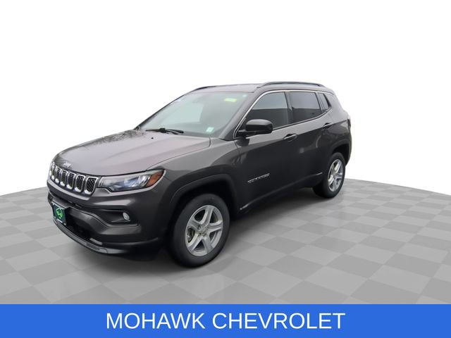 Used 2023 Jeep Compass Latitude AWD/4WD image 4