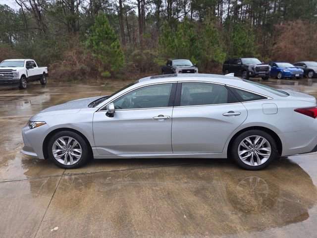 Used 2021 Toyota Avalon XLE image 2