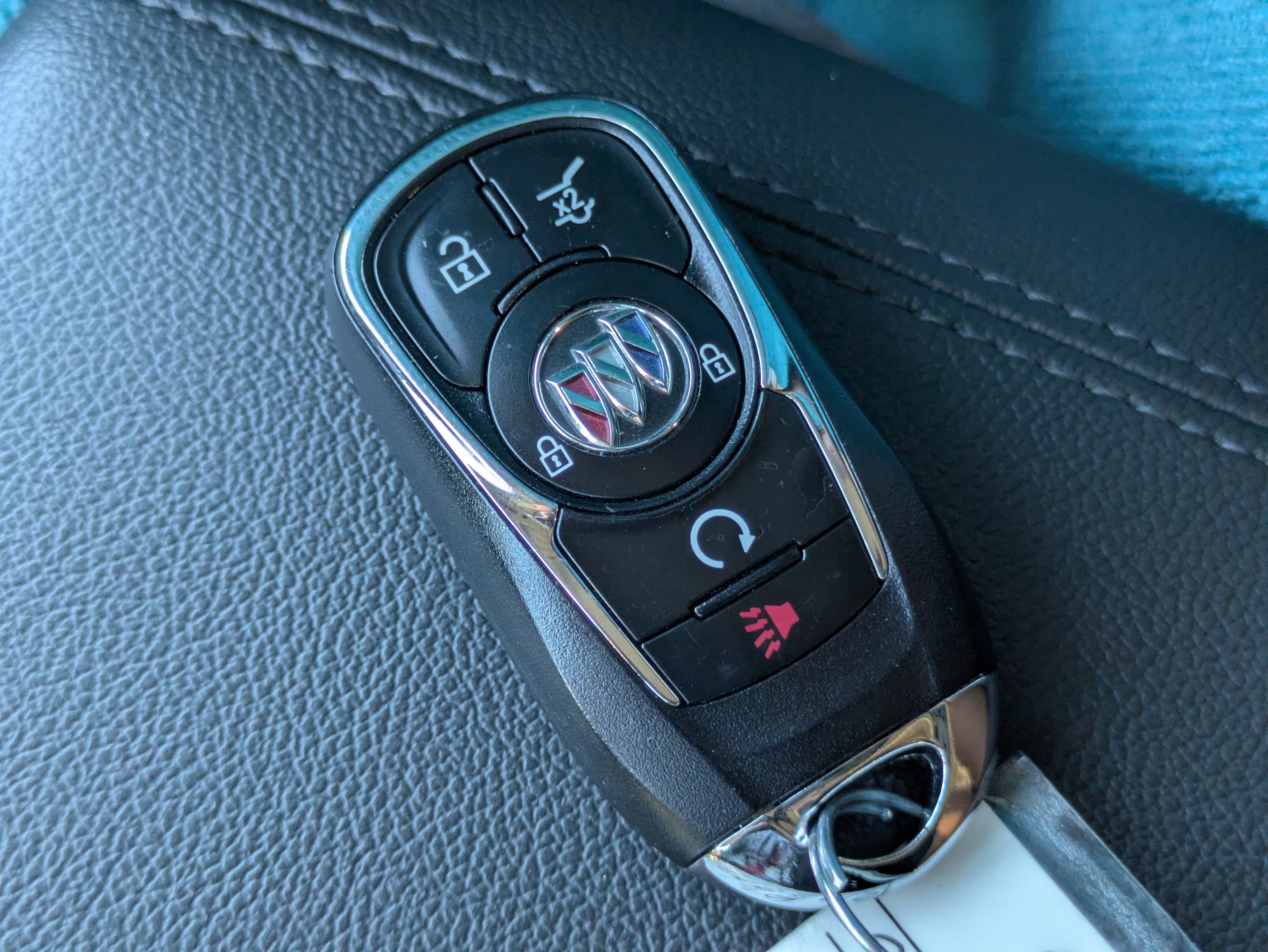 Used 2022 Buick Encore GX Essence w/ Advanced Technology Package image 24