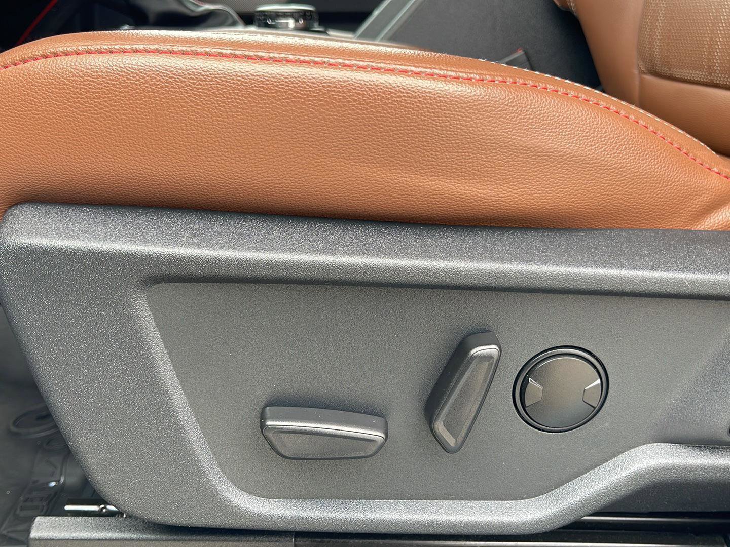 Used 2023 Ford Bronco Heritage Edition image 28