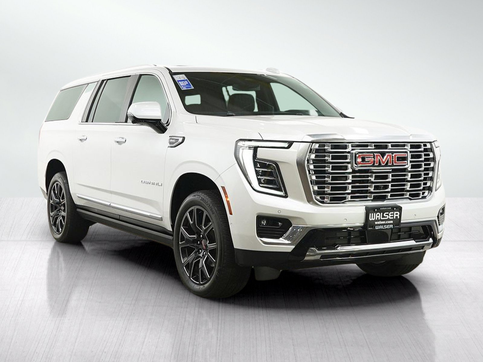 Used 2025 GMC Yukon XL Denali w/ Sun & Power Step Package AWD/4WD image 7
