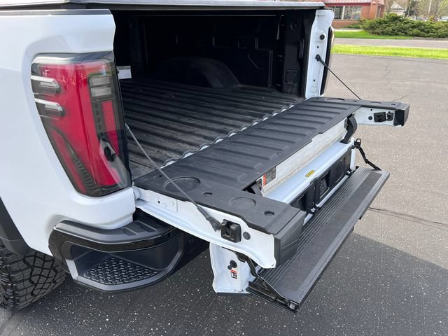 Used 2025 GMC Sierra 2500 AT4X AWD/4WD image 13