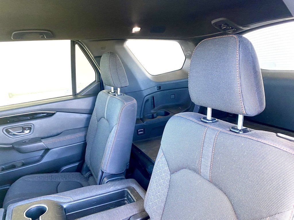Used 2023 Honda Pilot Sport image 12