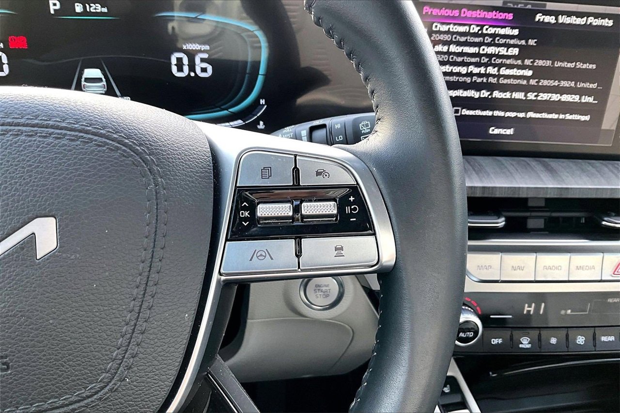 Used 2025 Kia Telluride EX w/ EX Captain's Chair Package image 30