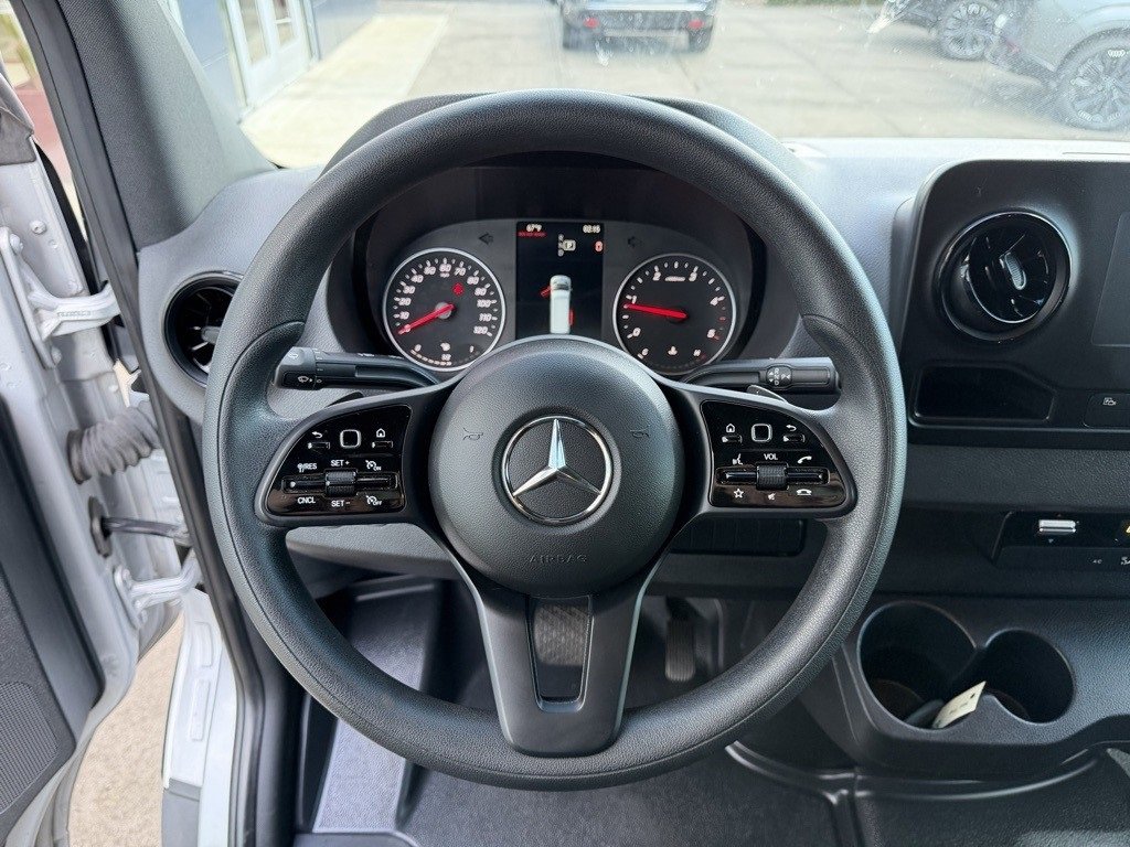 Used 2023 Mercedes-Benz Sprinter 144 Cargo image 19