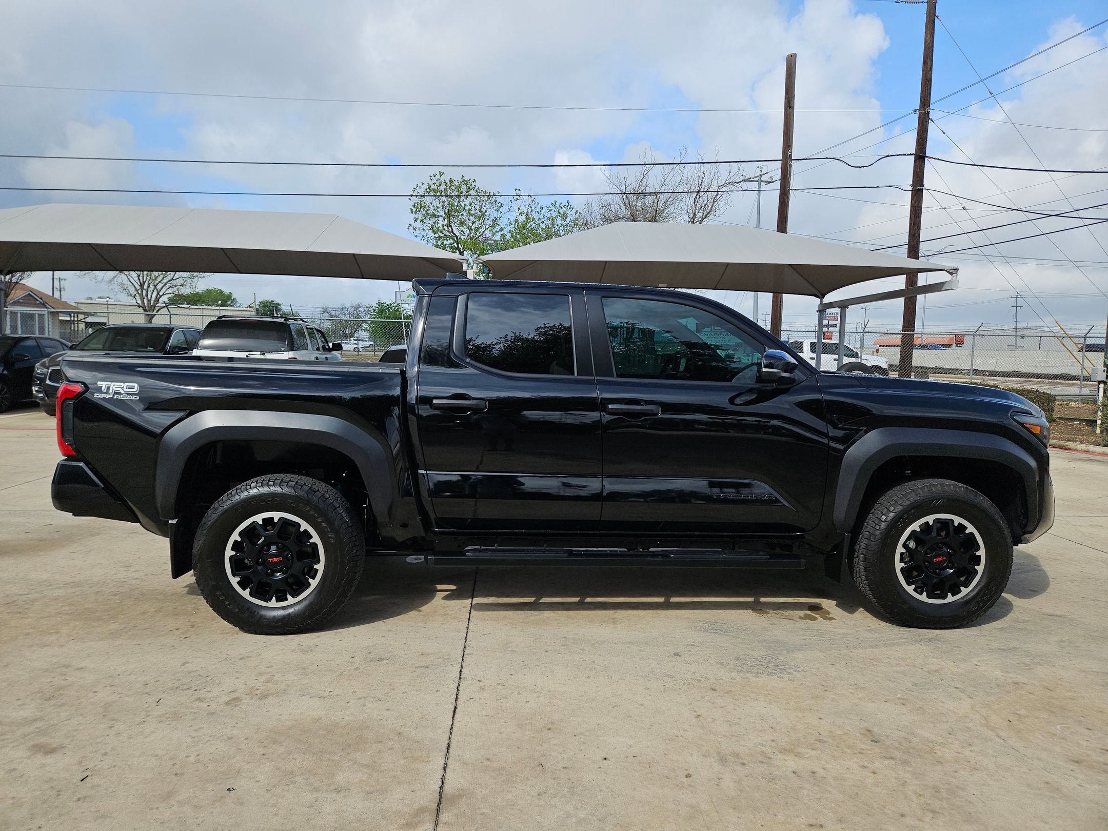 Used 2024 Toyota Tacoma TRD Off-Road w/ TRD Off Road Upgrade Package AWD/4WD video 2