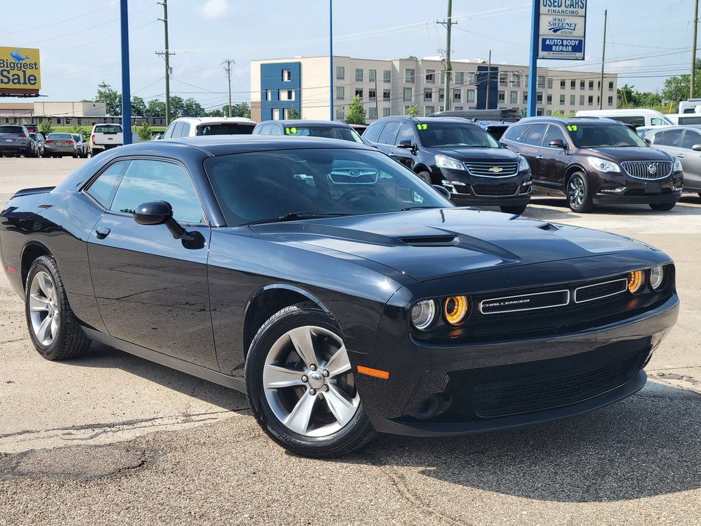 Used 2019 Dodge Challenger SXT RWD image 26