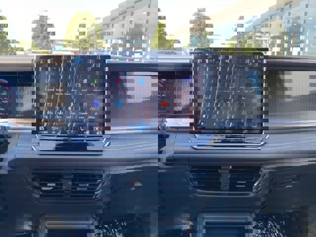 New 2025 Volkswagen Tiguan SE R-Line image 33