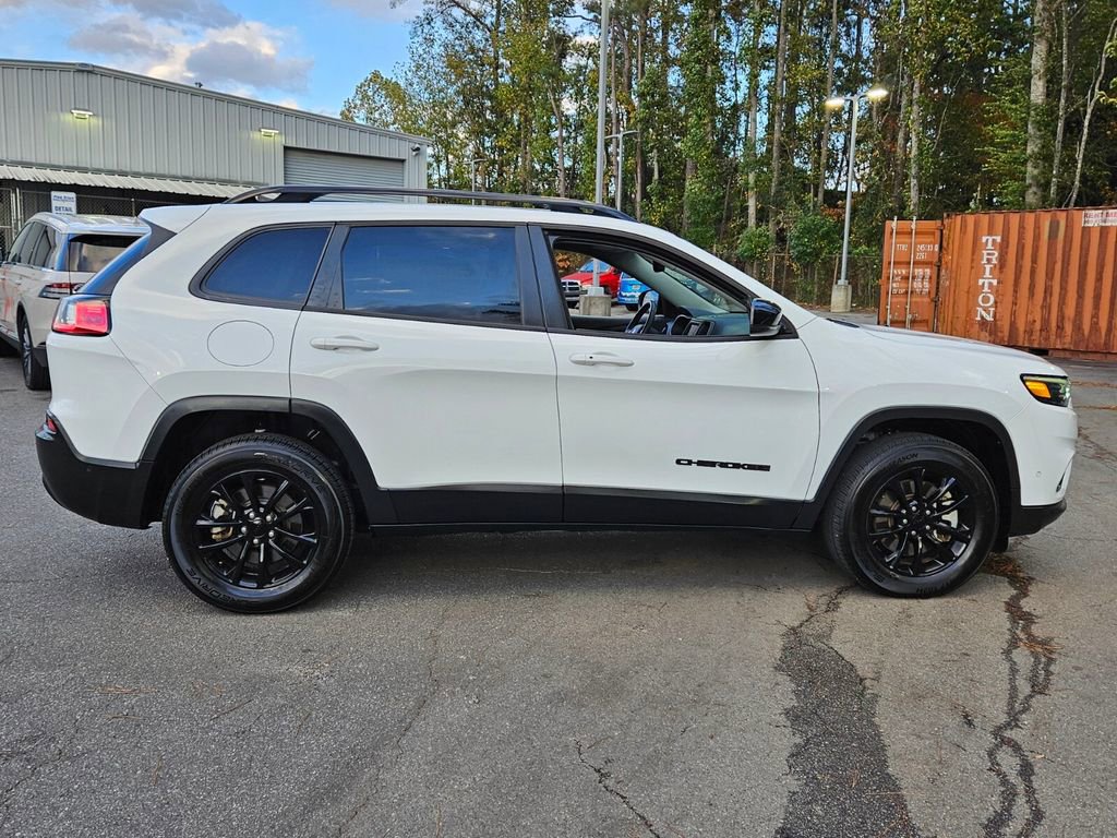 Used 2023 Jeep Cherokee Altitude Lux image 12