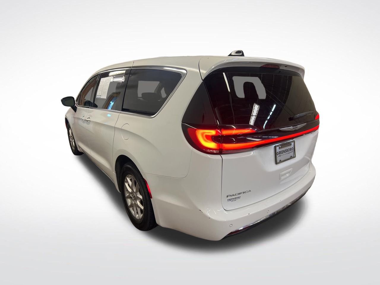 Used 2024 Chrysler Pacifica Touring-L FWD video 3