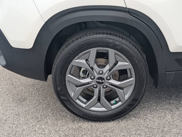 Certified 2026 Kia Seltos LX FWD image 11