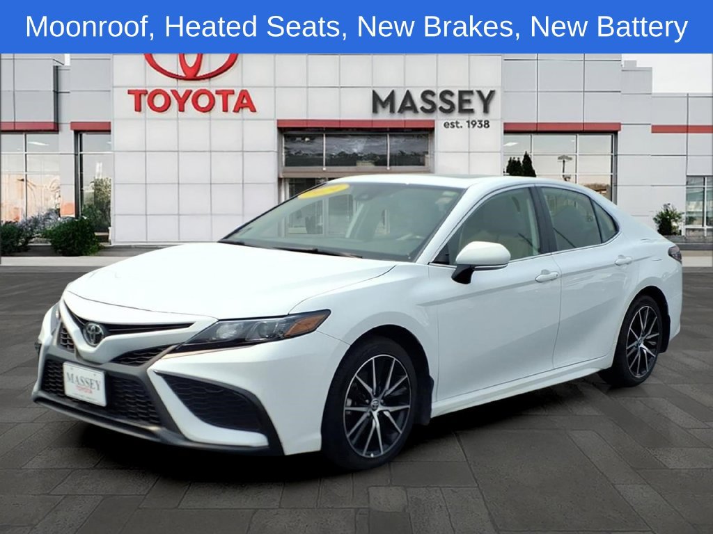 Used 2024 Toyota Camry SE w/ Cold Weather Package FWD image 1