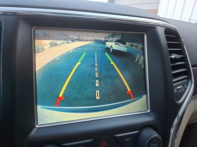 Used 2016 Jeep Grand Cherokee Limited w/ Luxury Group II image 18