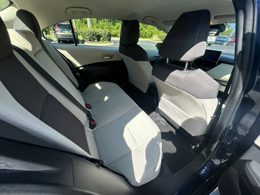 Used 2021 Toyota Corolla LE w/ LE Convenience Package FWD image 29