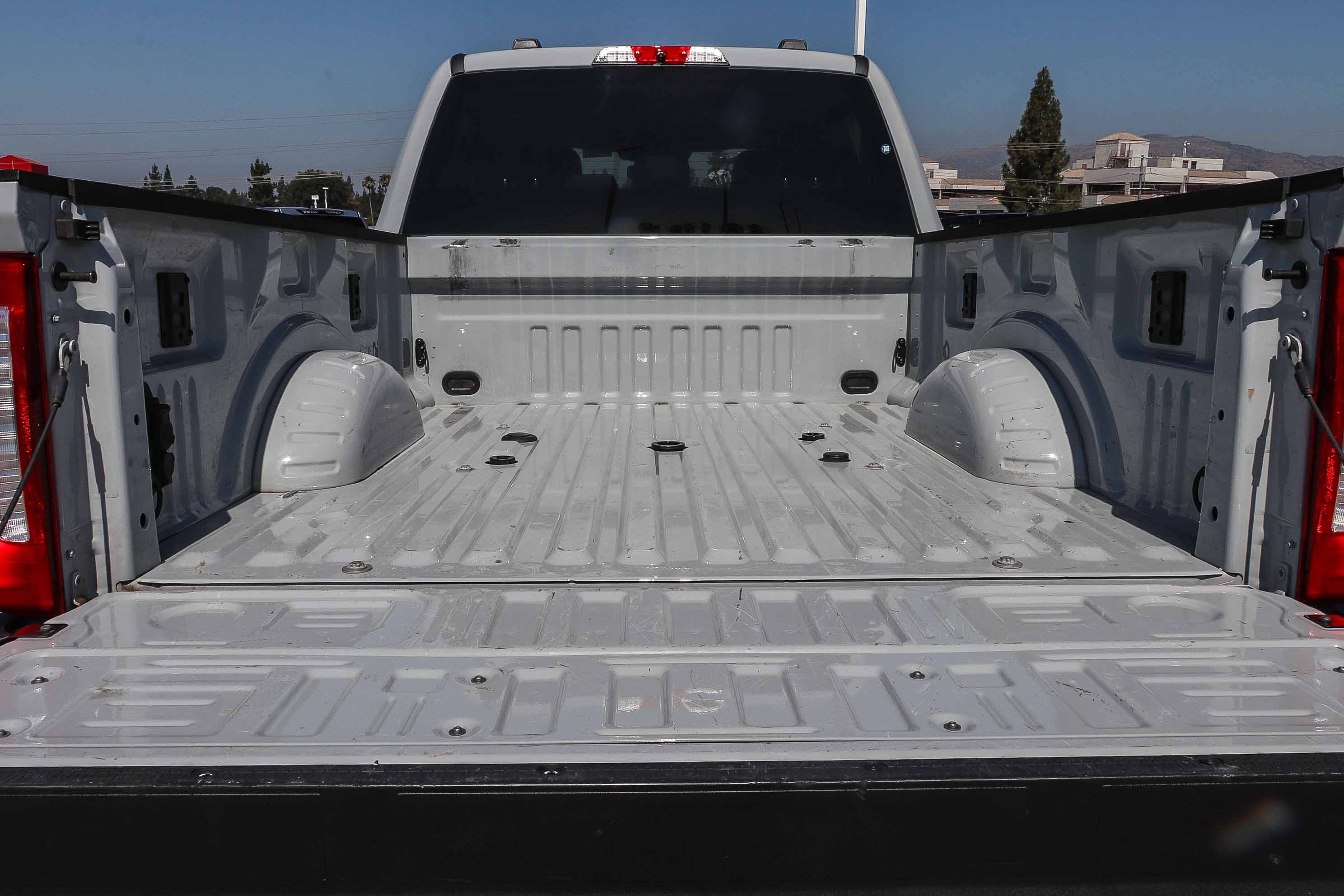 Used 2025 Ford F250 Lariat AWD/4WD image 27