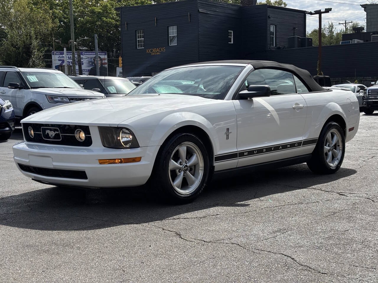 Used 2008 Ford Mustang Premium RWD image 4
