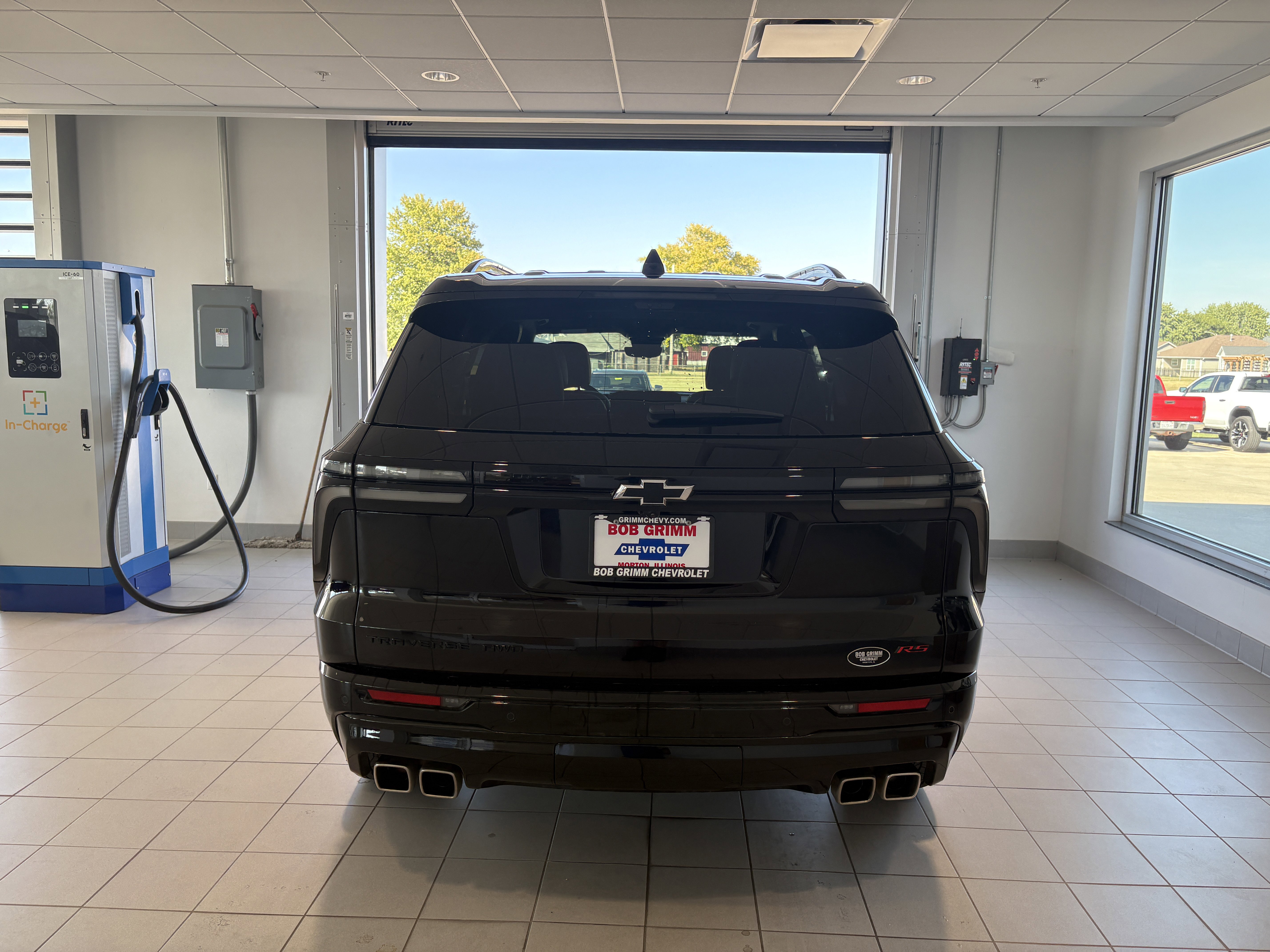 Used 2025 Chevrolet Traverse RS w/ LPO, Floor Liner Package image 4