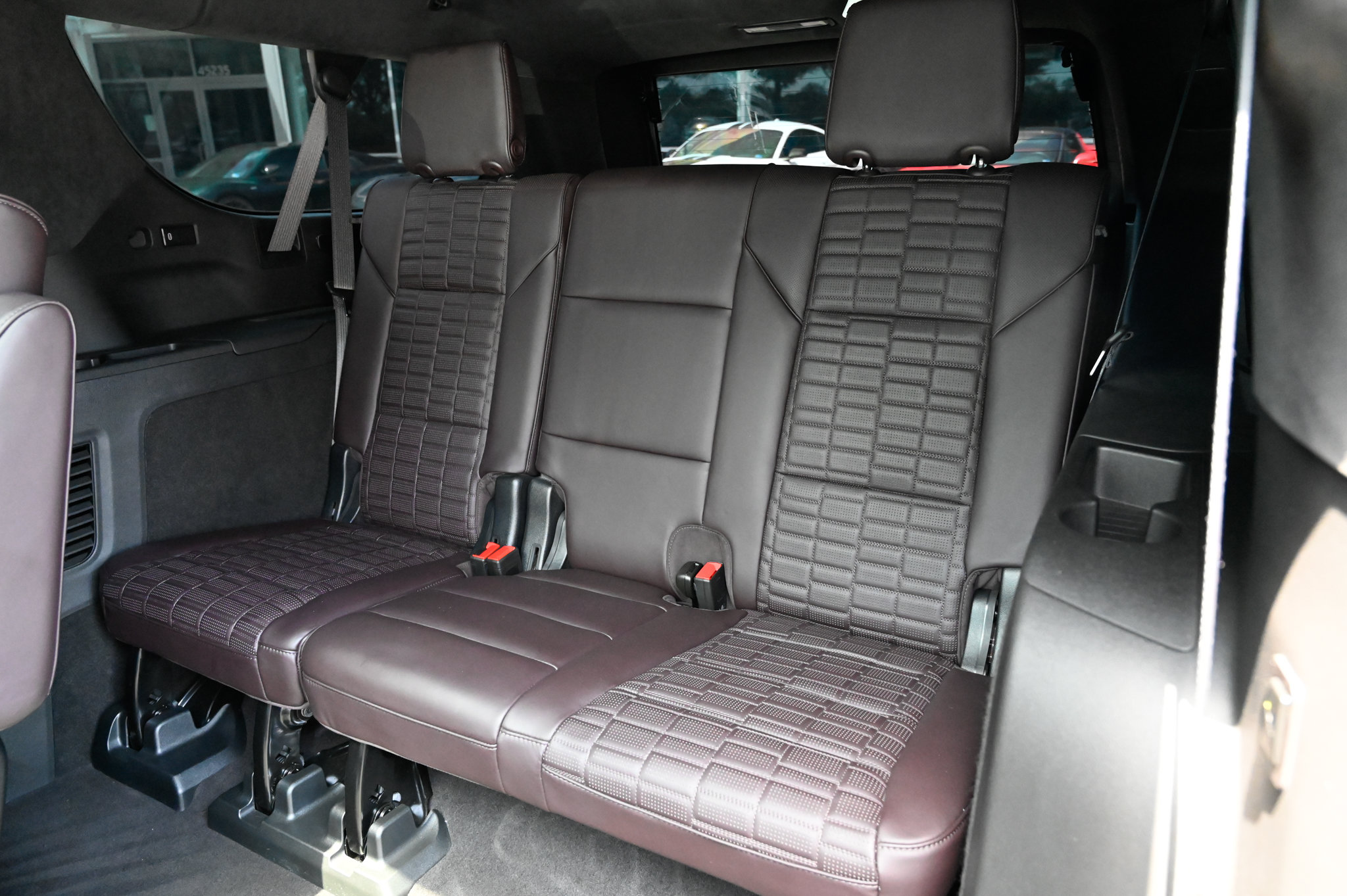 Used 2023 Cadillac Escalade ESV Sport Platinum w/ LPO, ONYX Package AWD/4WD image 39