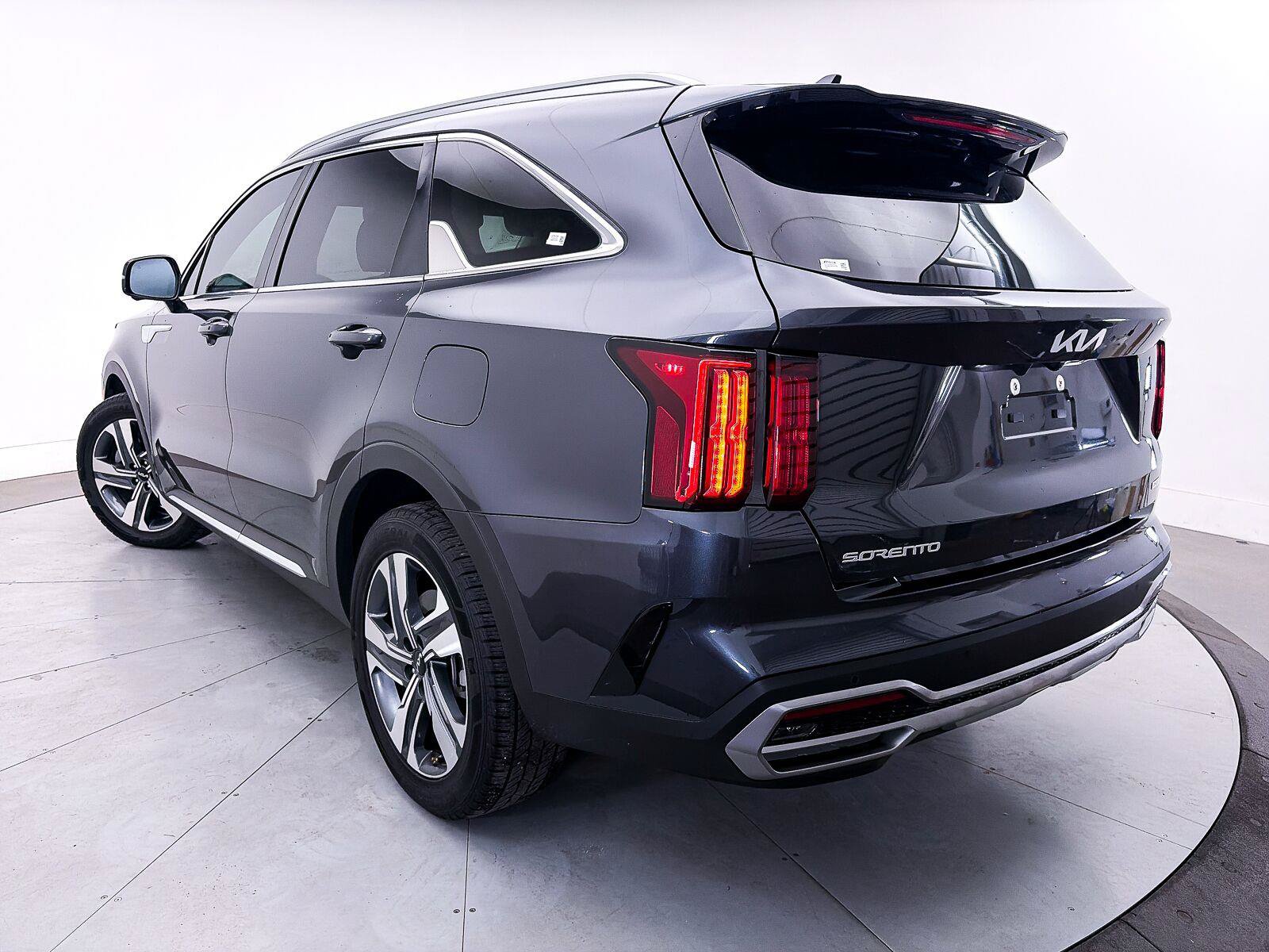 Used 2023 Kia Sorento SX Prestige AWD/4WD image 2