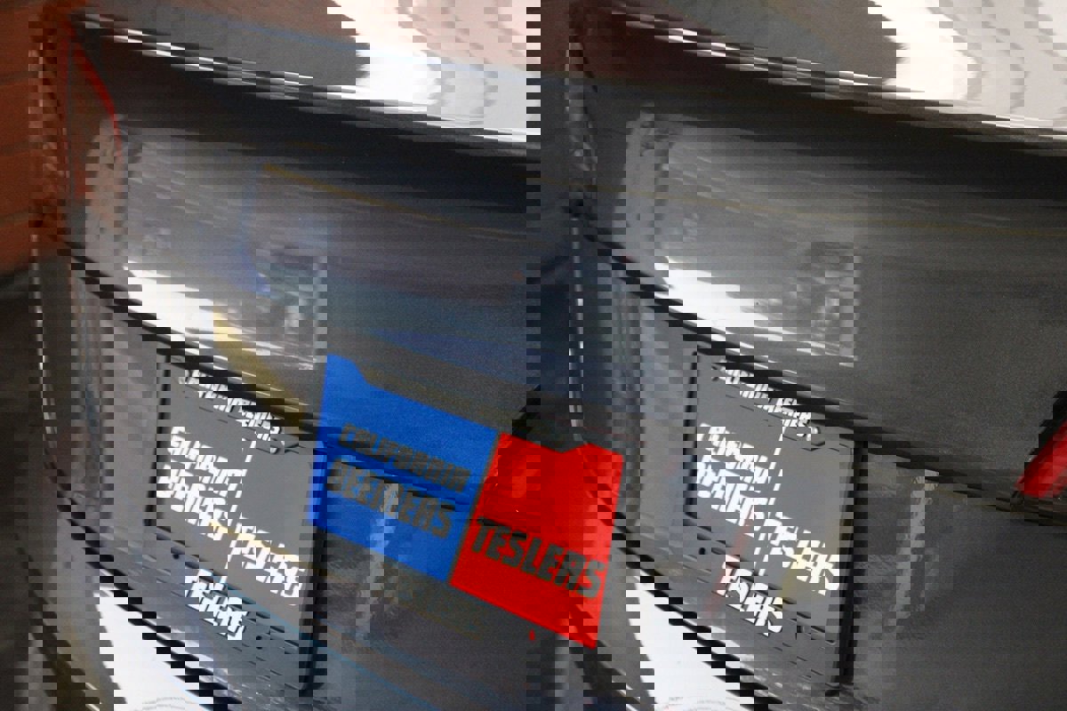 Used 2023 Tesla Model 3 Standard Range image 14