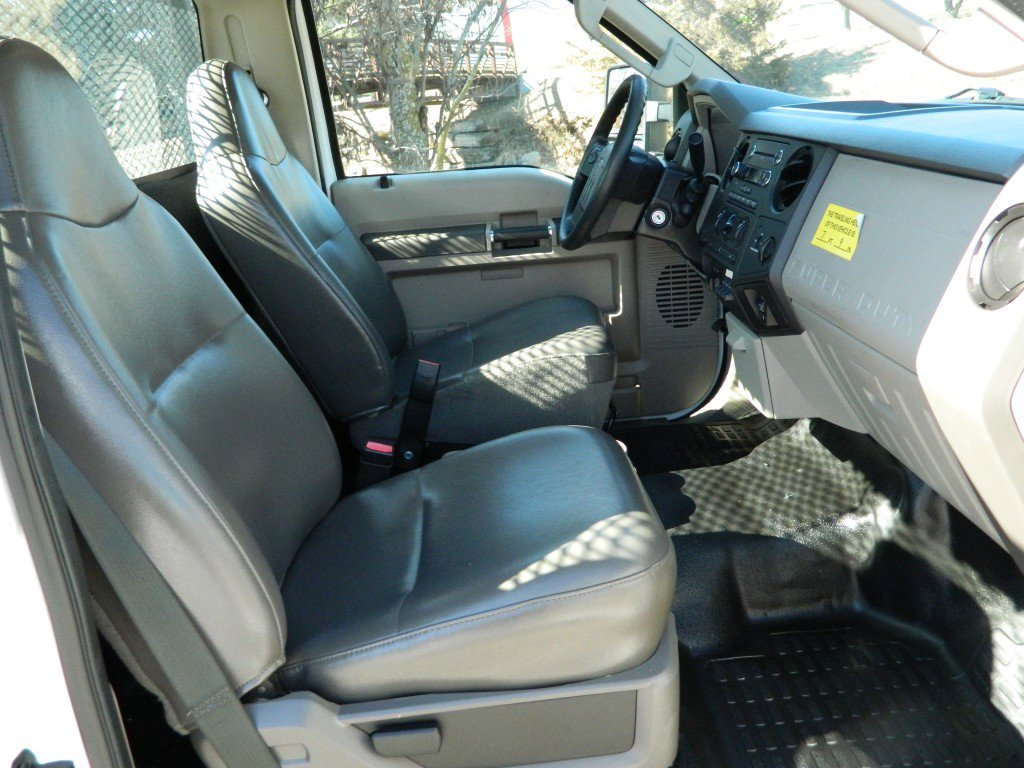 Used 2009 Ford F550 2WD Regular Cab Super Duty image 15