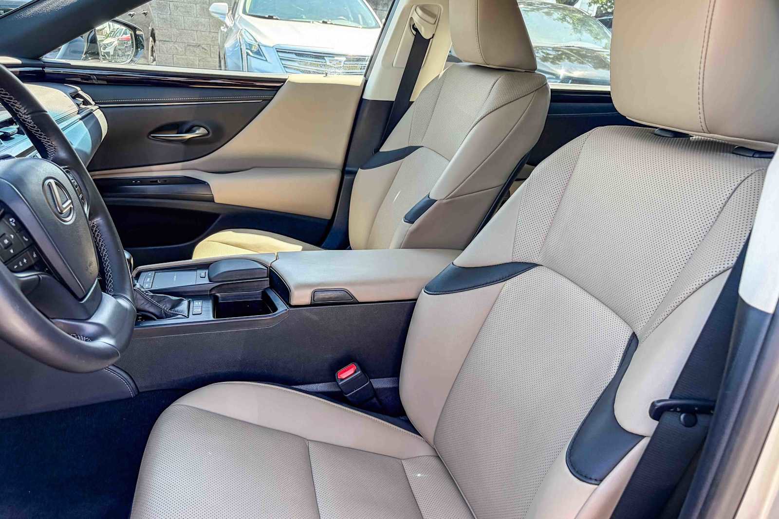 Used 2021 Lexus ES 300h w/ Premium Package FWD image 16