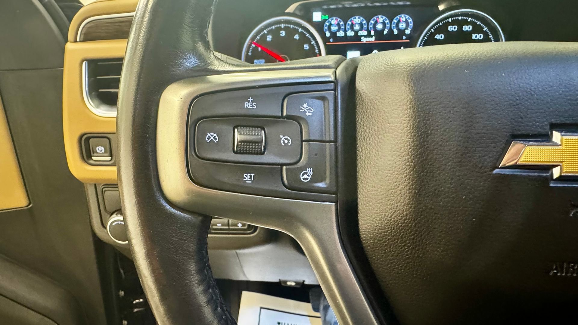 Used 2021 Chevrolet Tahoe Premier w/ Premium Package RWD image 38