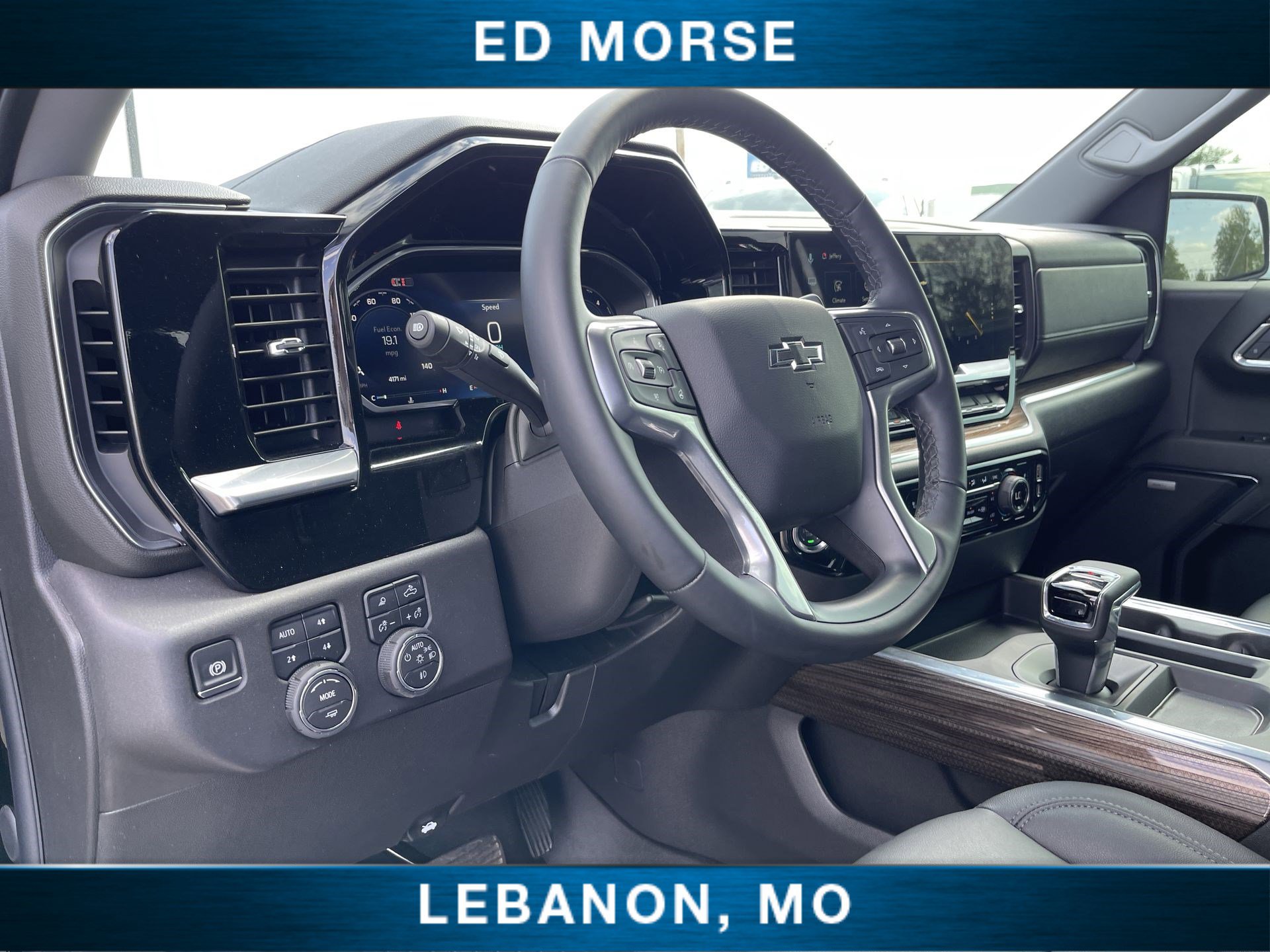 Used 2026 Chevrolet Silverado 1500 LT Trail Boss w/ LT Trail Boss Premium Package AWD/4WD image 10