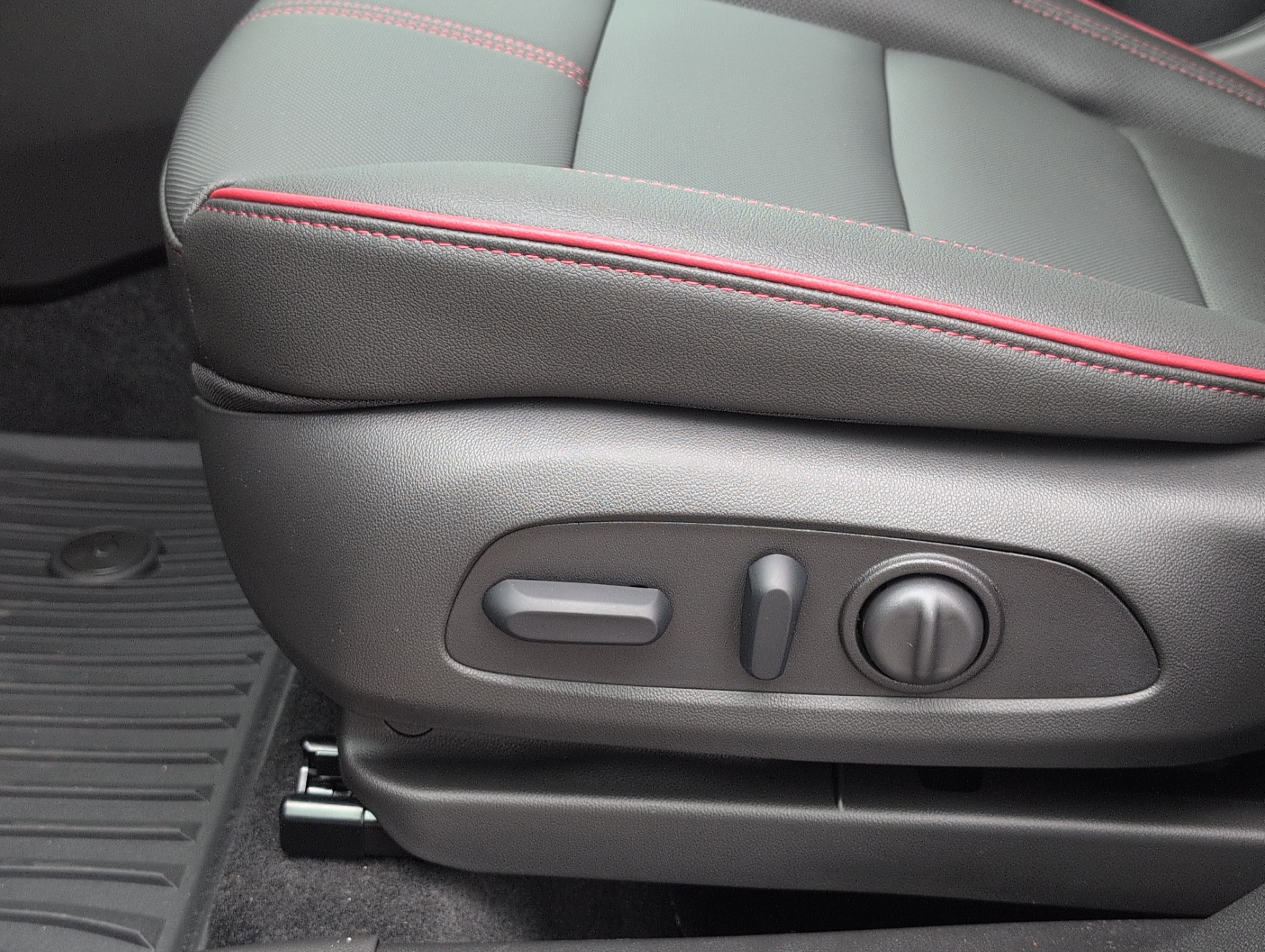 New 2026 Chevrolet TrailBlazer RS w/ Convenience Package image 10