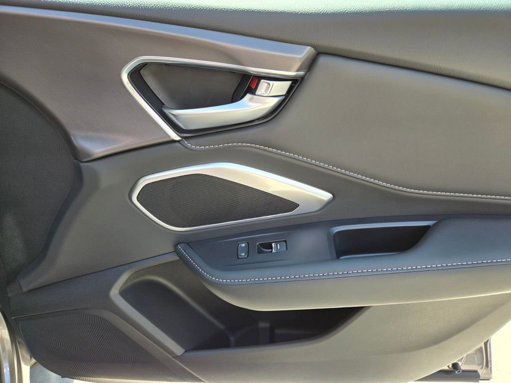 Used 2025 Acura RDX SH-AWD image 21
