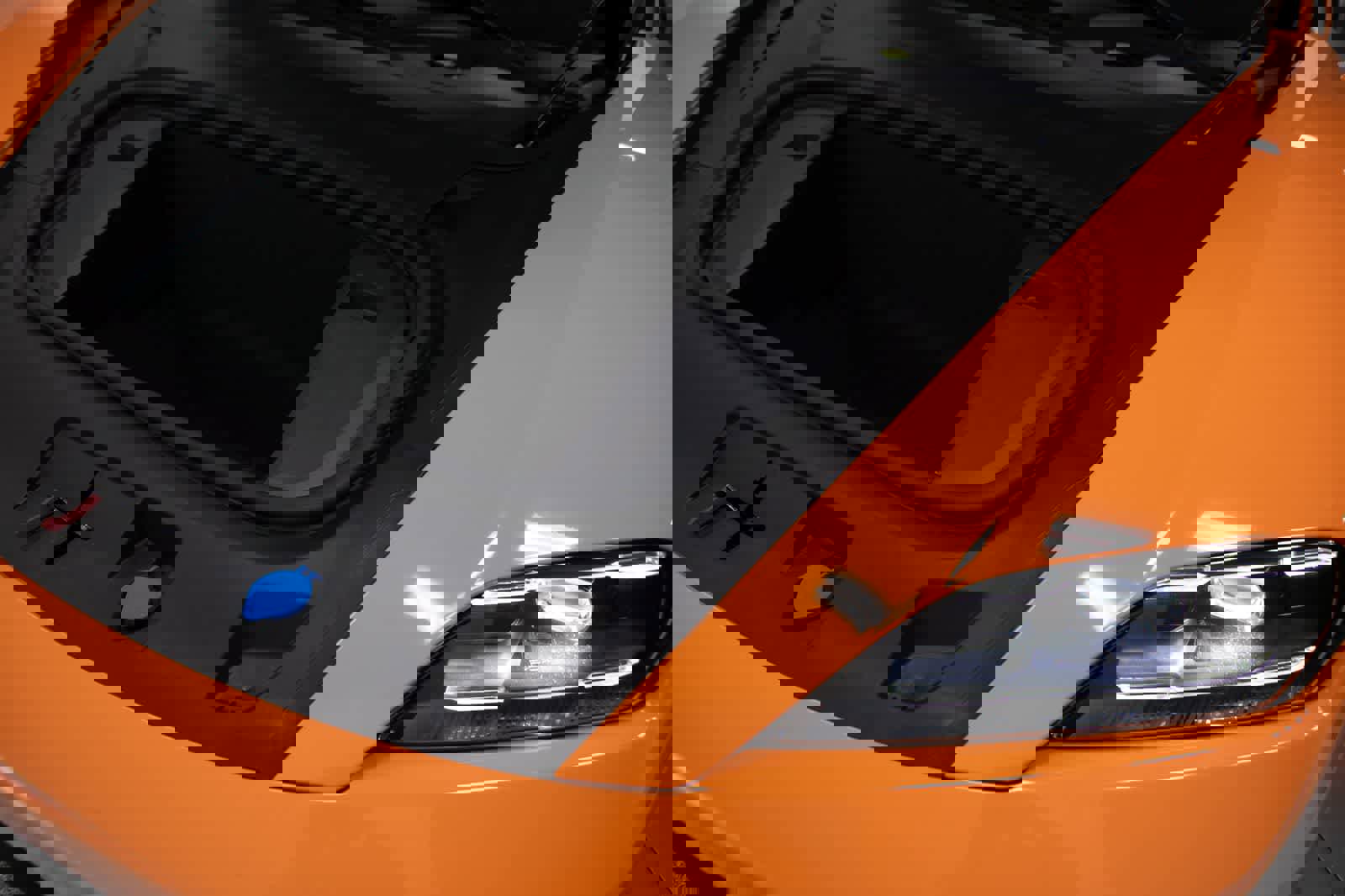 Certified 2025 Porsche Taycan 4S image 40