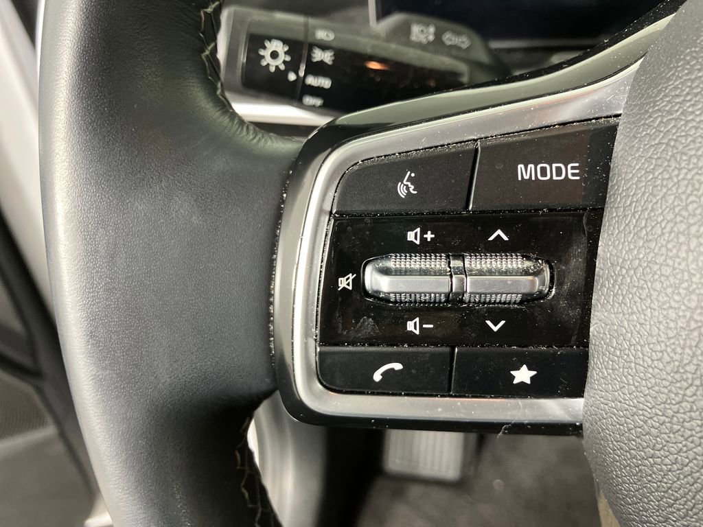 Used 2025 Kia Sorento S image 17