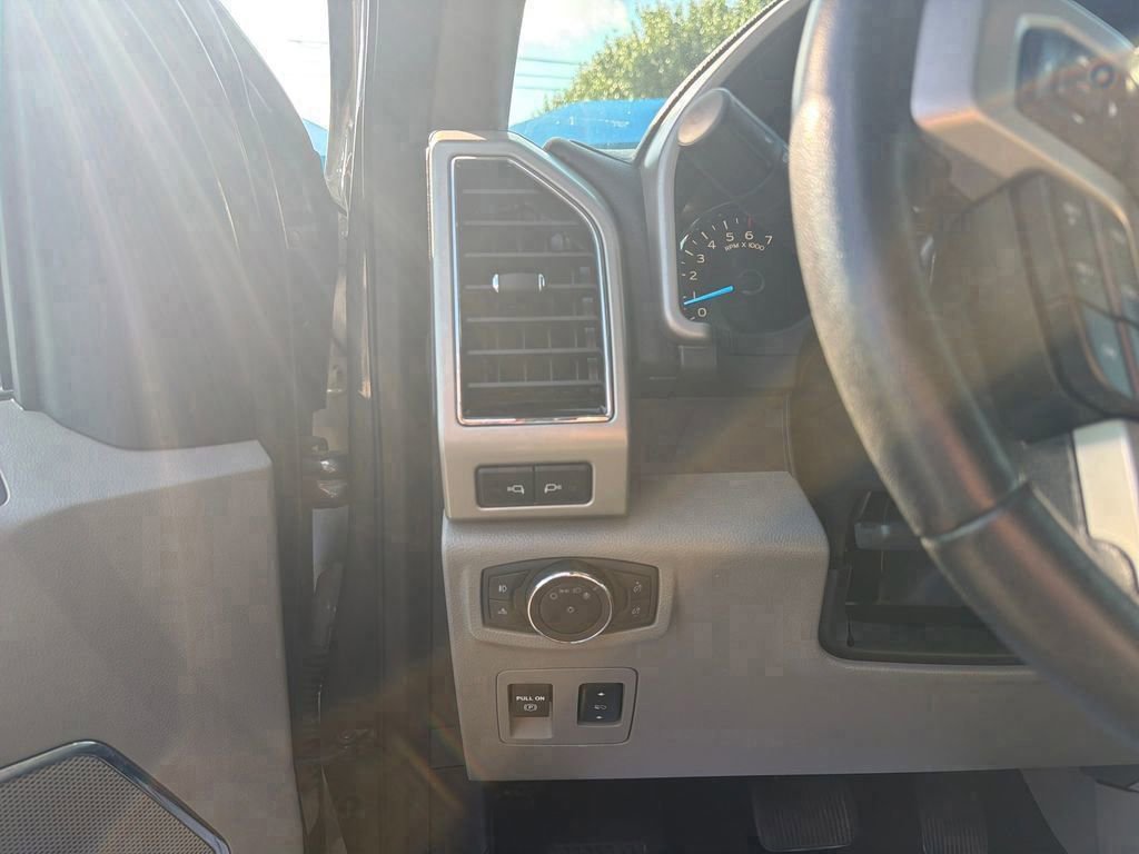Used 2018 Ford F150 Lariat AWD/4WD image 29