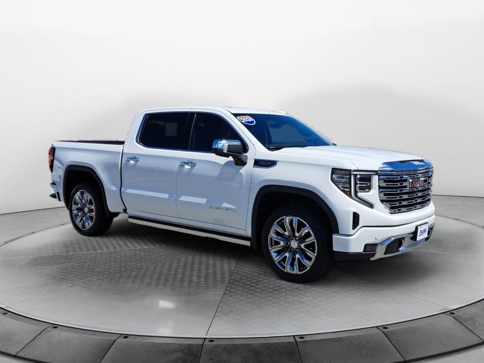 Used 2024 GMC Sierra 1500 Denali w/ Denali Reserve Package AWD/4WD image 1