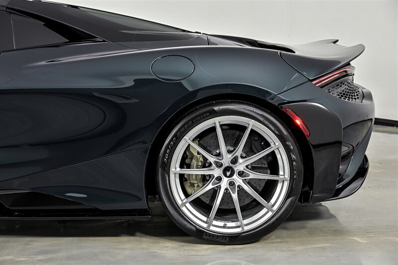 Used 2022 McLaren 765LT RWD image 13